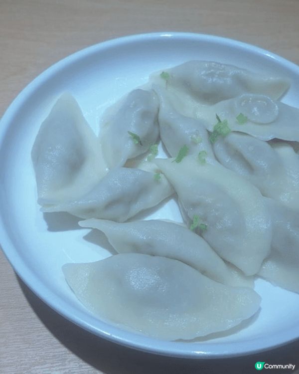 九龍城廣場新開嘅~臻享大師兄，肉夾膜外脆內嫩，肉質鮮甜，食落...