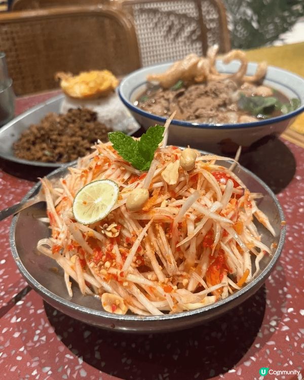 最近來到尖沙咀泰國餐廳「Boat Thai」，餐廳以泰國夜市...