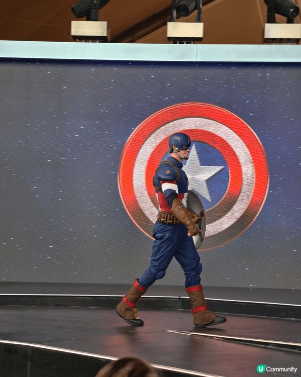 第一次去迪士尼搵美國隊長影相打卡，估唔到真係好nice！約定...