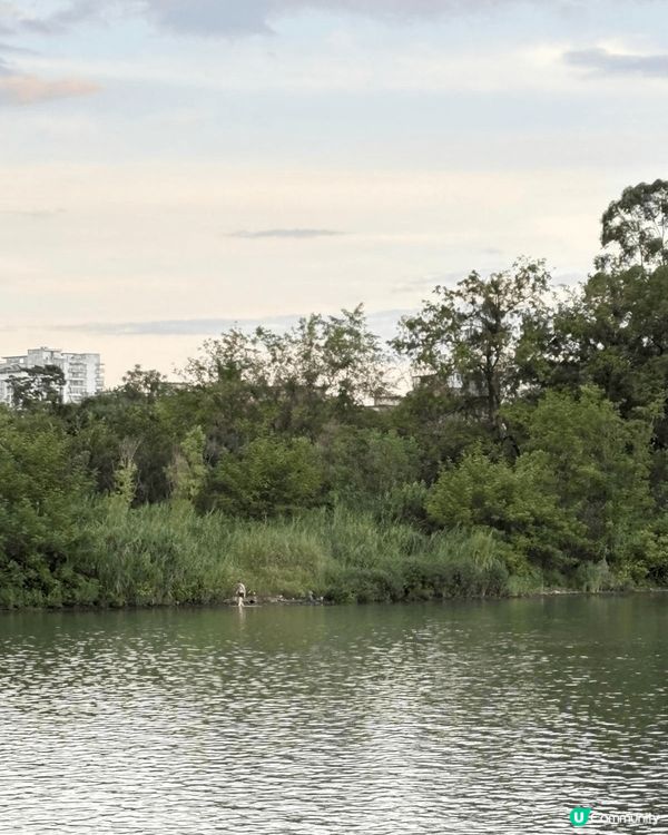 桂林象山景區，桂林必去景點之一，遊客真的很多耶，象山遠看真的...