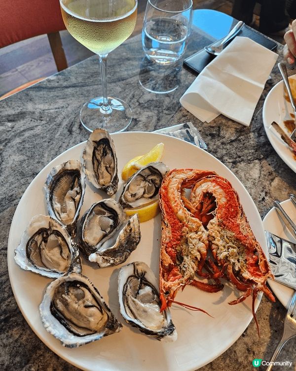 冇諗到中環蘭桂芳都有咁平靚正嘅西餐廳, 今個假日同豬生黎呢度...