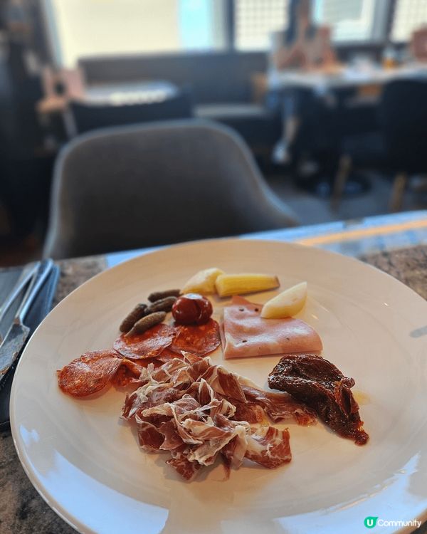 冇諗到中環蘭桂芳都有咁平靚正嘅西餐廳, 今個假日同豬生黎呢度...