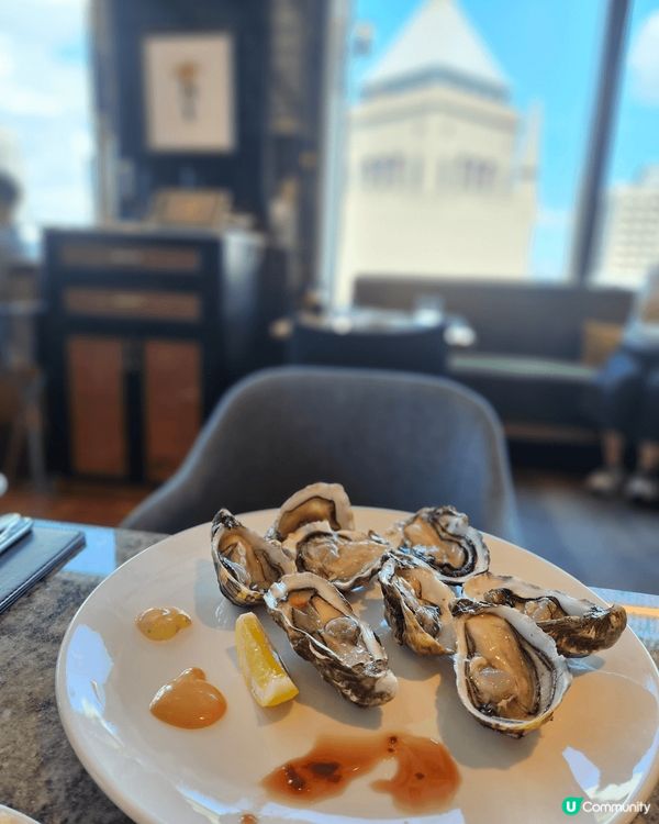 冇諗到中環蘭桂芳都有咁平靚正嘅西餐廳, 今個假日同豬生黎呢度...