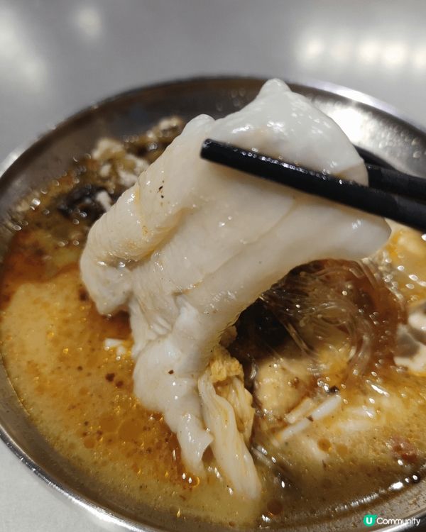 今日去咗荔枝角嘅老荔冰室，試咗佢哋主打嘅「花膠雞阿媽足料雞湯...