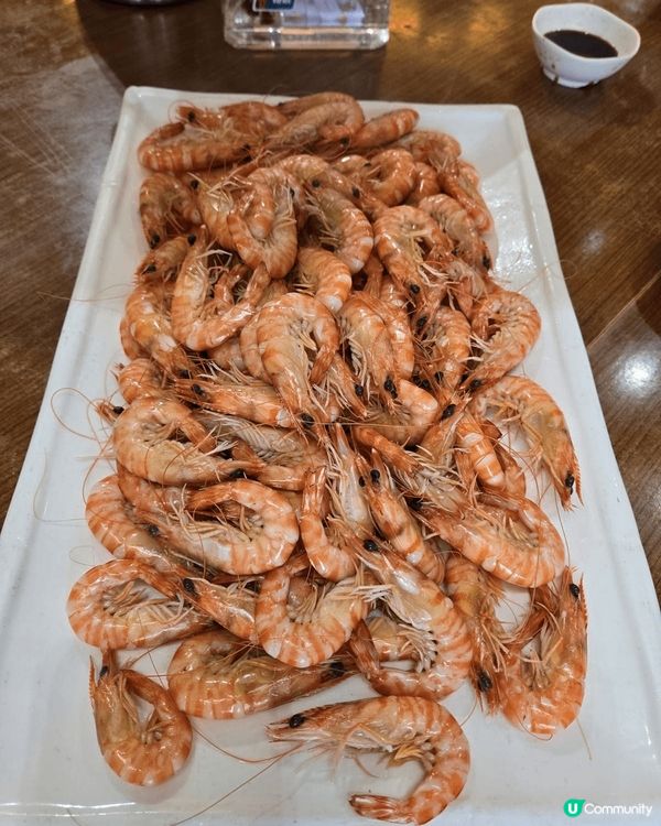 西貢碼頭附近有幾間酒家值得一試，遊客除左可以直接在酒家揀海鮮...