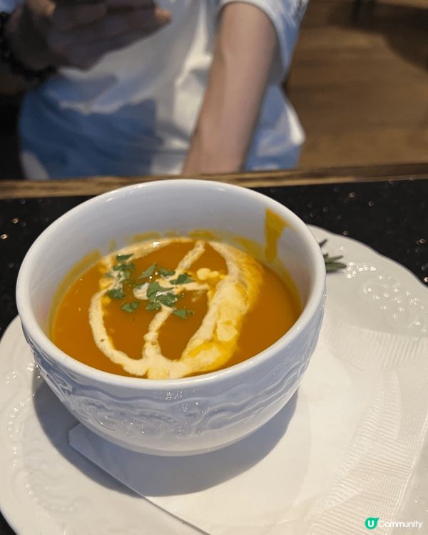 Simply Life 餐廳主打健康輕食，餐廳環境簡約舒適，...