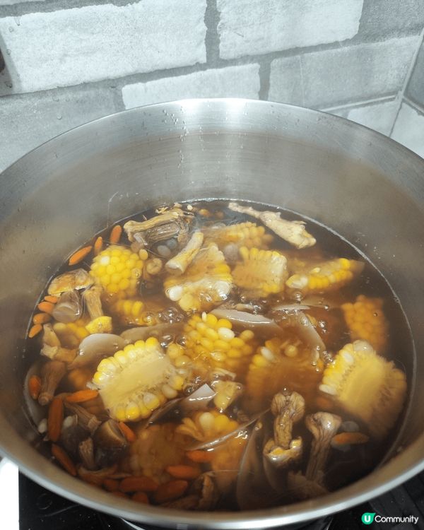 深水埗街市真係買餸天堂！呢度乜都有得賣，最正係買到底食嘅無激...