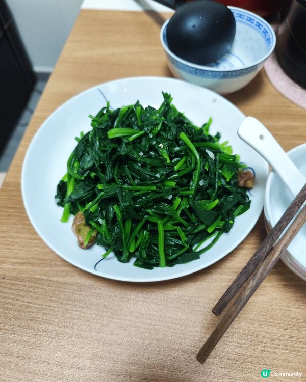 深水埗街市真係買餸天堂！呢度乜都有得賣，最正係買到底食嘅無激...