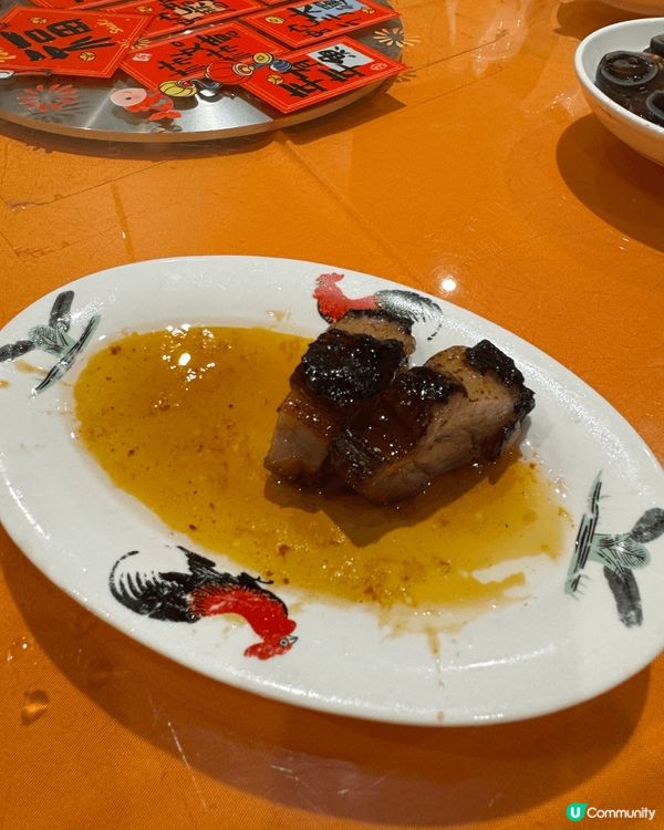 位於南華會甘棠燒鵝的一品鵝煲，是前鏞記師傅親自提前製作， 十...