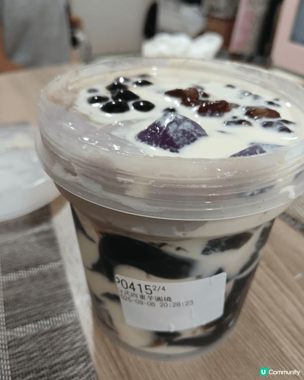 來到「甜西施研究所」食糖水，一定要點「多芒黃金水晶粉」，芒果...