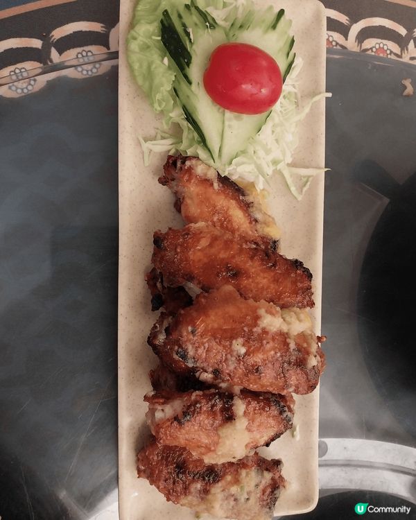 自家製的蒜香雞翼和蝦球碗仔翅，老公真的下了很多心思，令我們大...