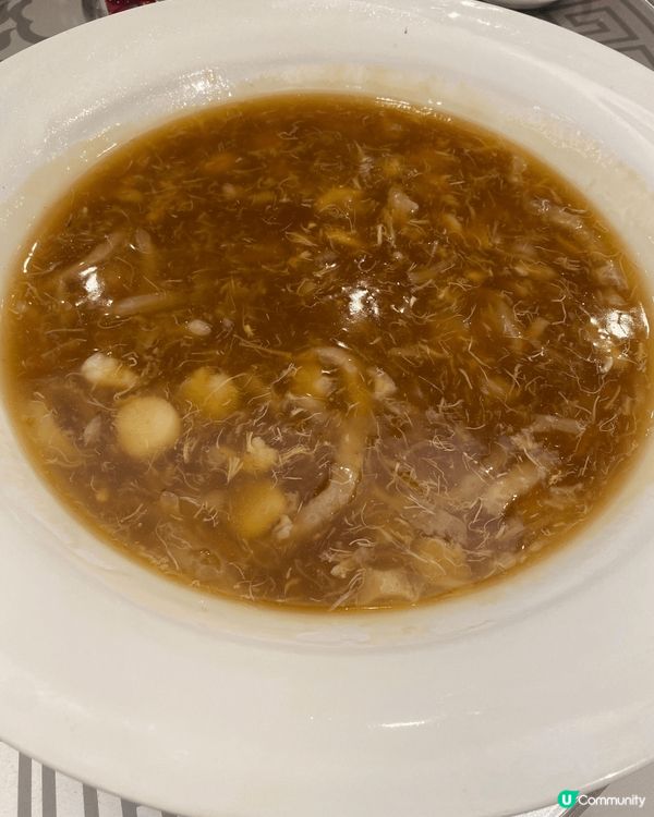 自家製的蒜香雞翼和蝦球碗仔翅，老公真的下了很多心思，令我們大...