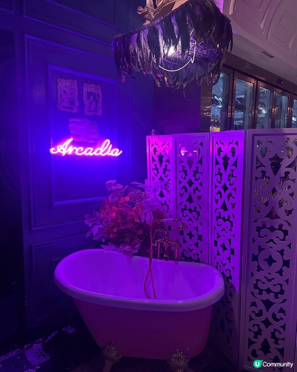 這個是銅鑼灣一間酒吧餐廳 非常適合打卡 食物好味
