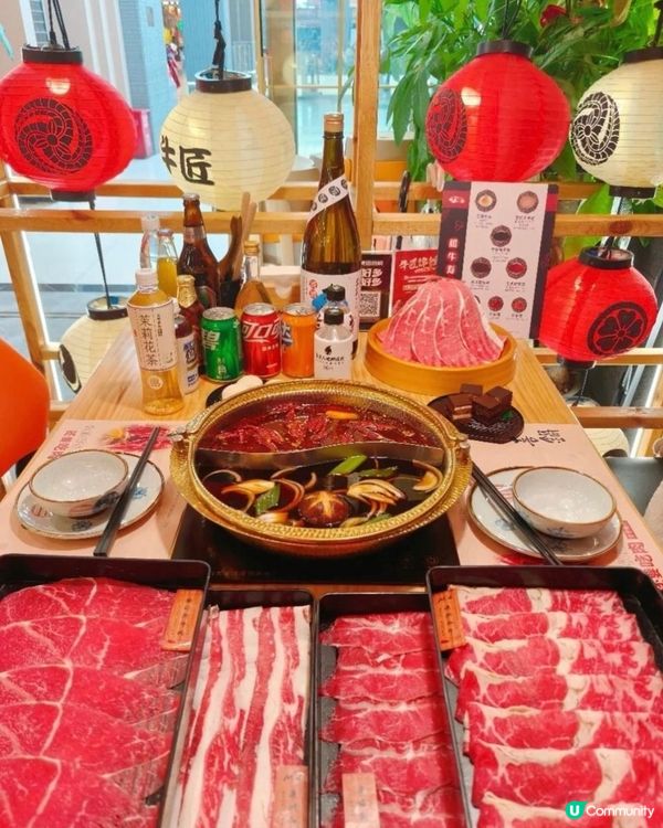 和牛雙拼壽喜鍋！😋 辣鍋勁過癮！🔥