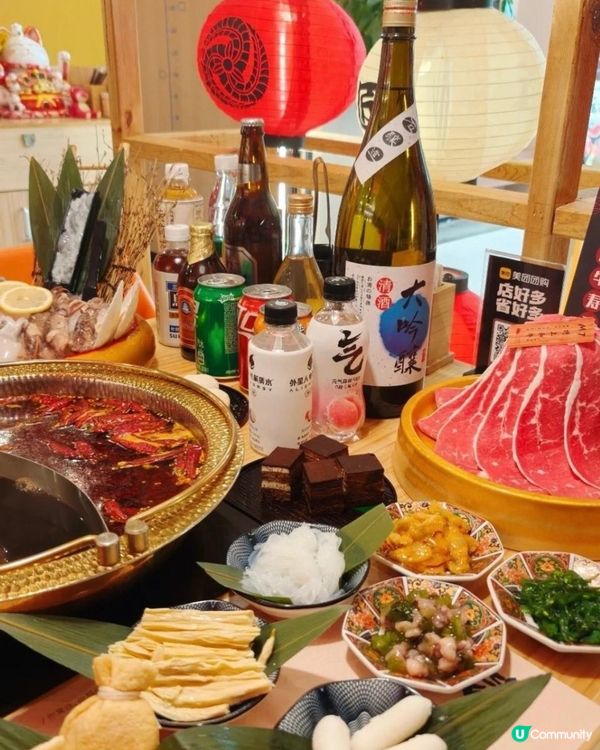 和牛雙拼壽喜鍋！😋 辣鍋勁過癮！🔥