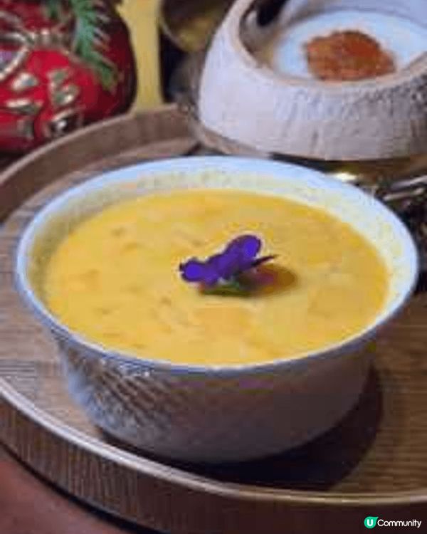 位於尖沙咀的九龍香格里拉大堂酒廊，在這優雅的環境中享受地道的...