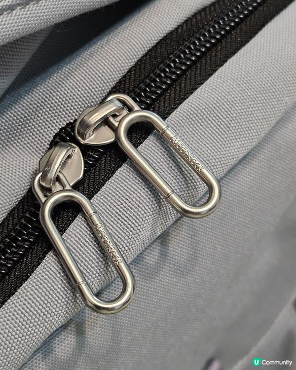 #人體工學設計和時尚與舒適兼具的背包#MoonRock護脊書包