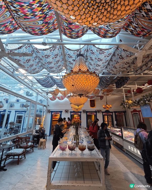 於新疆伊寧六星街內的百年手工冰淇淋店，冰淇淋是用純牛奶不加一...