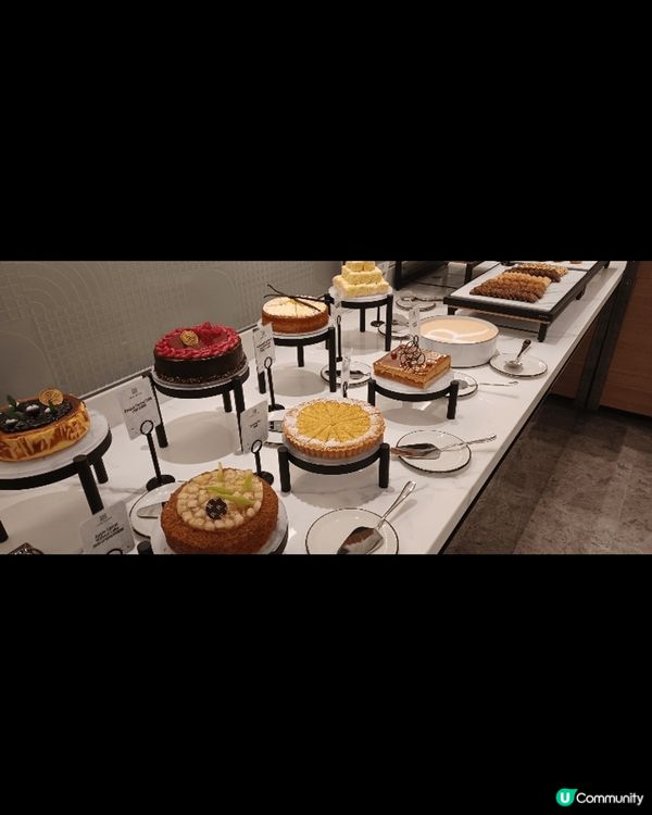 呢幾張係萬麗海景酒店裝修完之後推出嘅甜品,法式pancake...