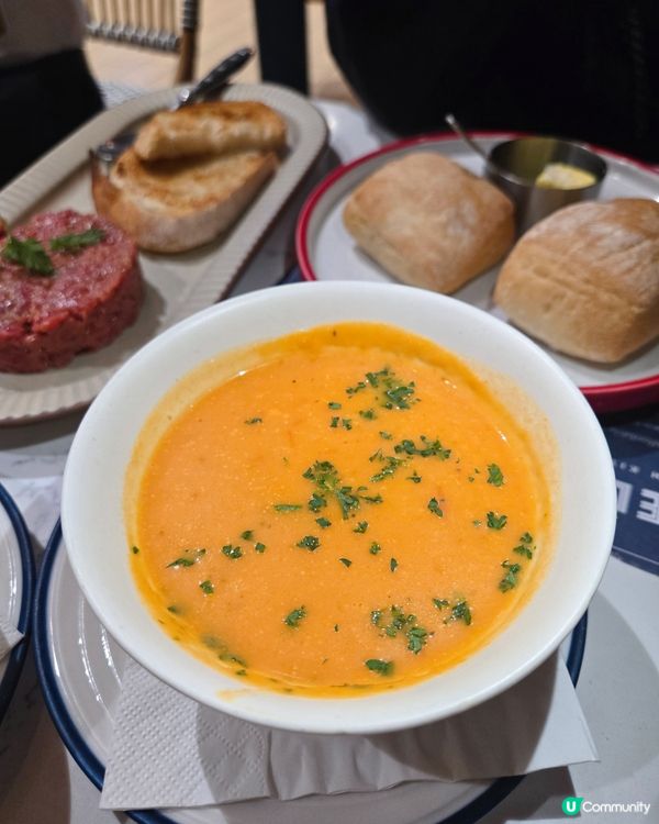 呢間法國餐超級爆場。。。原因係...🤔