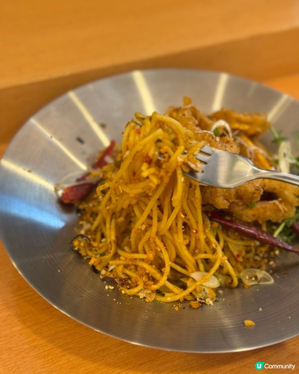 椒鹽避風塘魷意粉 夠特別