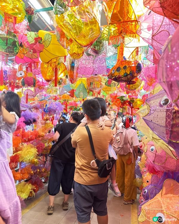 《元朗大橋街市》滿滿的燈籠🏮