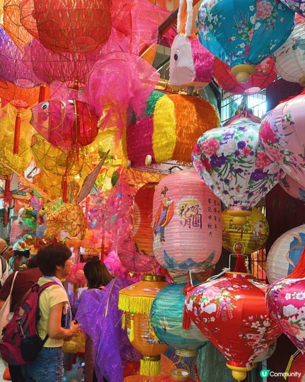 《元朗大橋街市》滿滿的燈籠🏮