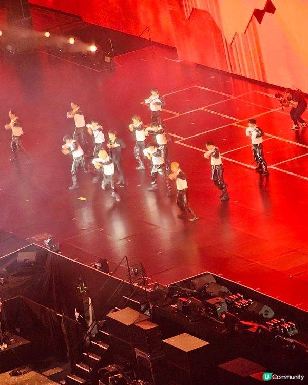 座位510山頂，好好睇 svt快d再黎香港要13個人