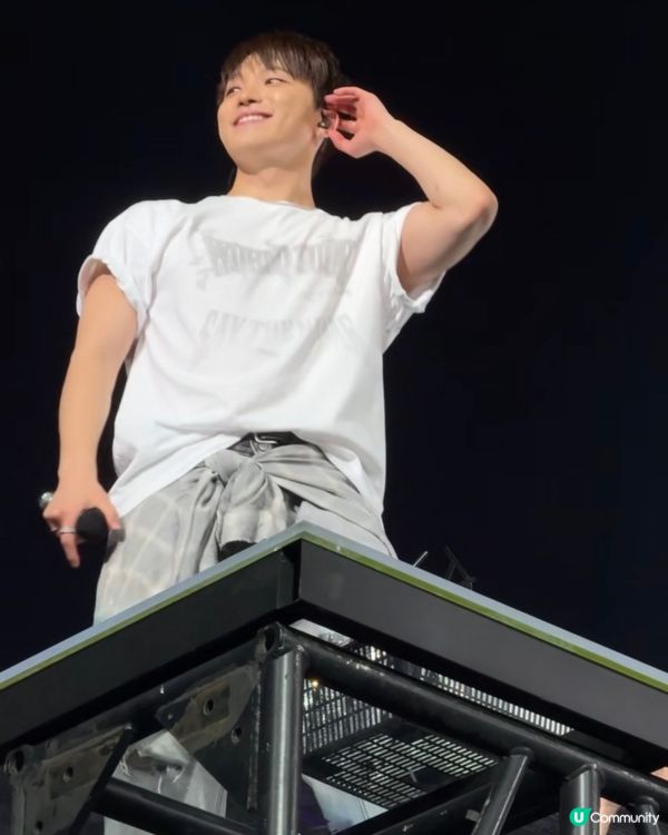 排咁耐爭到第一排 一見到Seventeen所有辛苦都唔記得曬