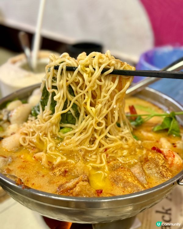 火山排骨🌶️媽媽麵🍜！泰國風味🤤！