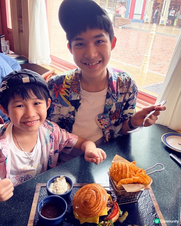 香港迪士尼樂園20周年