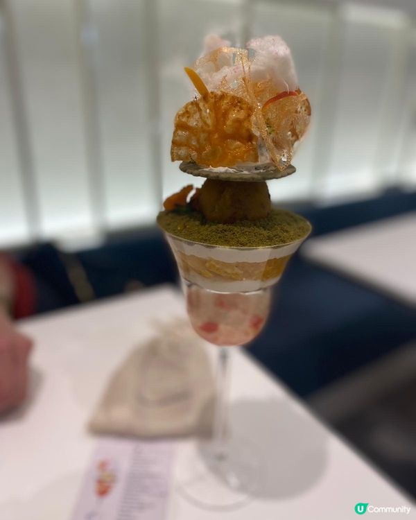 這間日式甜品店很簡潔舒服，食材選用日本，值得一試。