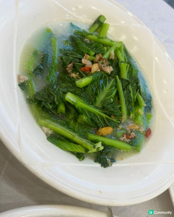 白灼蝦，蒸鯇魚，鹽焗雞，清炒時菜