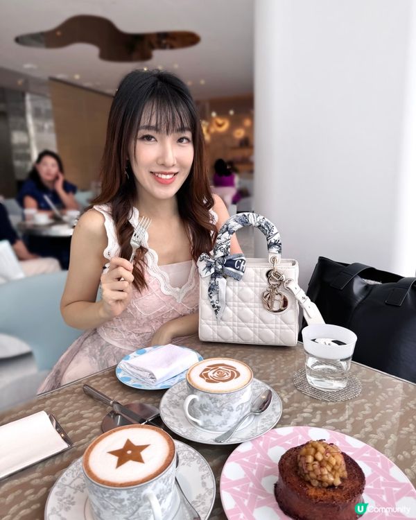 House of DIOR (cafe)