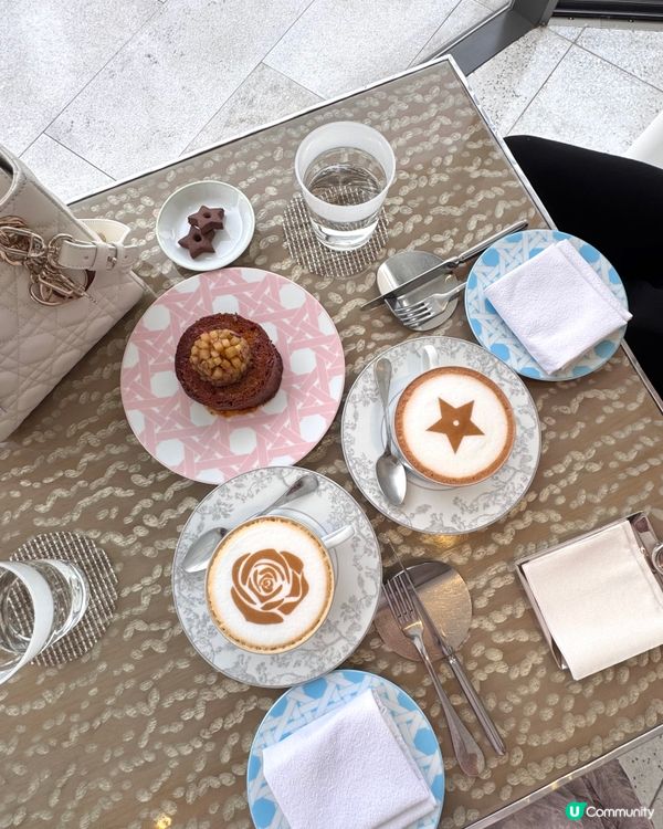 House of DIOR (cafe)