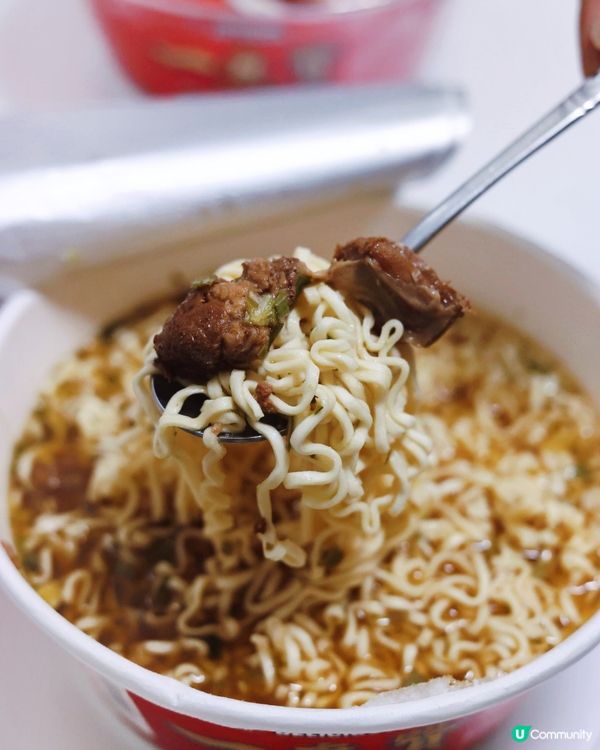 台灣品牌「一度贊」杯麵，夜晚肚餓嘅必備救星！🍜✨