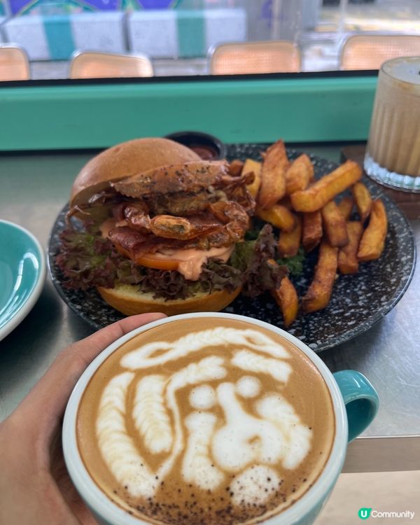 酥炸軟殼蟹漢堡🍔！外脆內嫩😋！