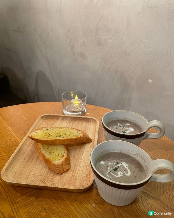 西班牙烤乳豬皮脆肉嫩