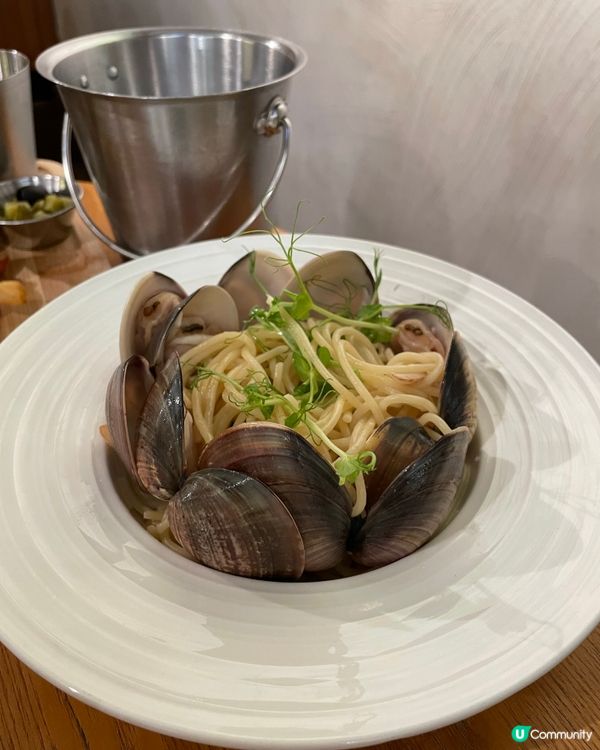 西班牙烤乳豬皮脆肉嫩