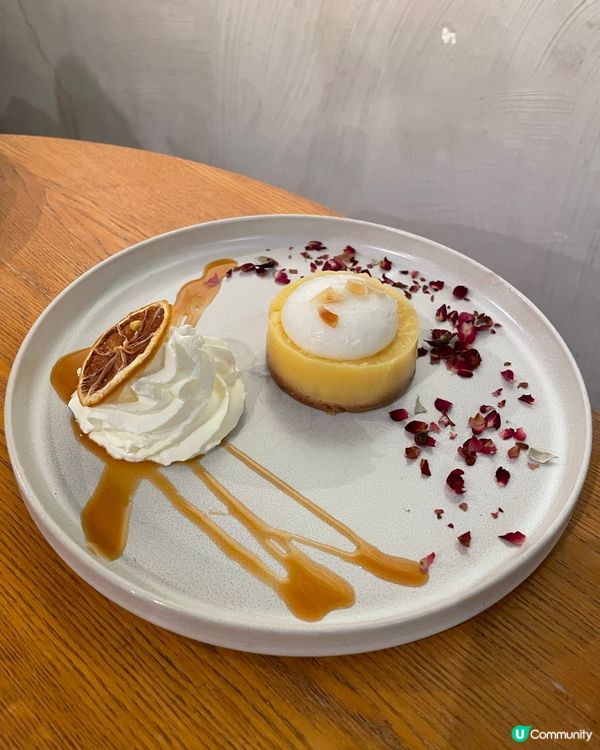 西班牙烤乳豬皮脆肉嫩