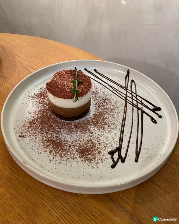 西班牙烤乳豬皮脆肉嫩