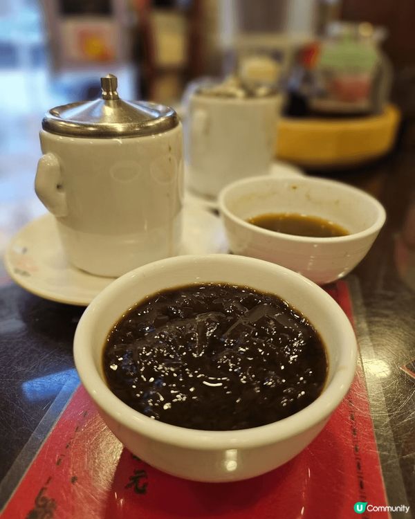 中環蓮香樓水滾茶靚，肥义燒免切，尖沙咀歎正中龟茗膏