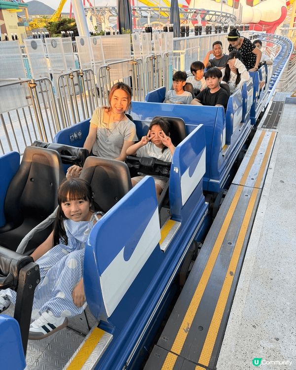 哥哥👦🏻11歲了，最愛刺激機動遊戲，暑假同朋友去咗海洋公園玩...
