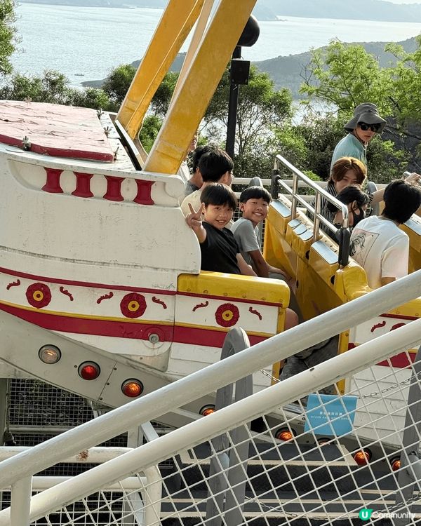 哥哥👦🏻11歲了，最愛刺激機動遊戲，暑假同朋友去咗海洋公園玩...