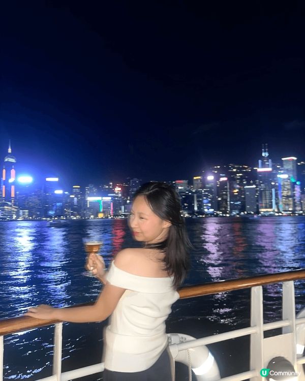 力推尖沙咀碼頭stay bar, 係一個極具吸引力的酒吧，坐...