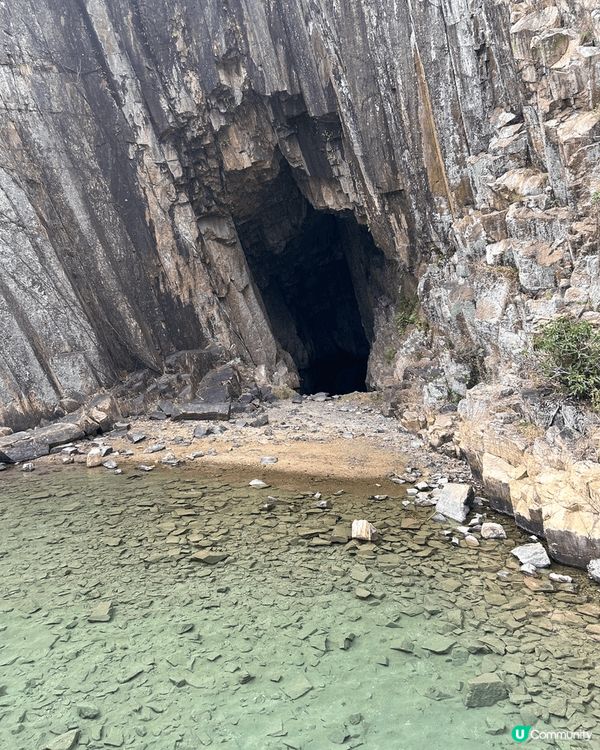 一個是西貢嘅地方 跟住有海洋公園和迪士尼兩個都係萬聖節嗰陣時...