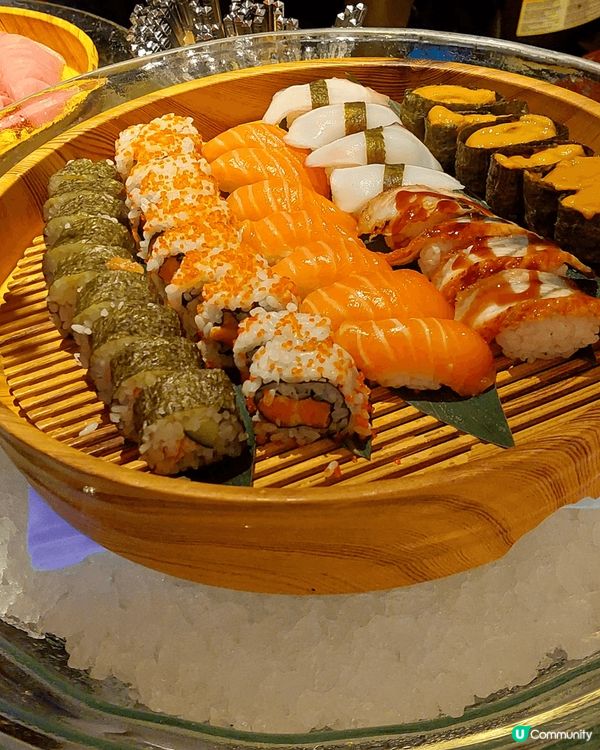 北角君焯洒店國慶自助餐，食品豐富，環境一流，邊觀看煙花，邊食...