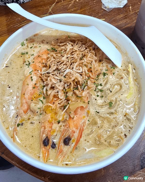 第一張係銅鑼灣新開椰子主題飲品店：Yee3，圖為其中一款招牌...