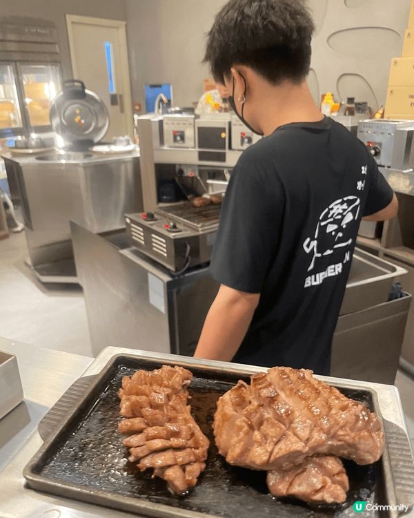 推介嘅原因嘢食好食、店員仲會燒完放喺你面前可以睇住店員燒簡直...