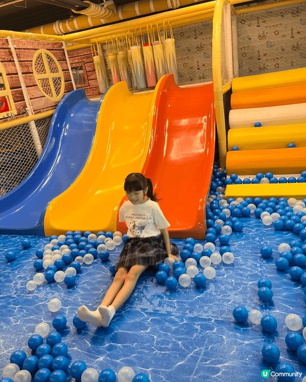 荔枝角Playhouse豐富多樣嘅遊玩設施，波波池、瀡滑梯、...